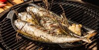 BIG GREEN EGG Halbrunde gelochte Grillplatte XL
